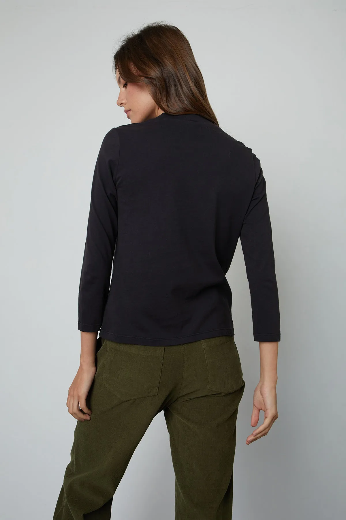 QUINNY 3/4 SLEEVE MOCK NECK TEE