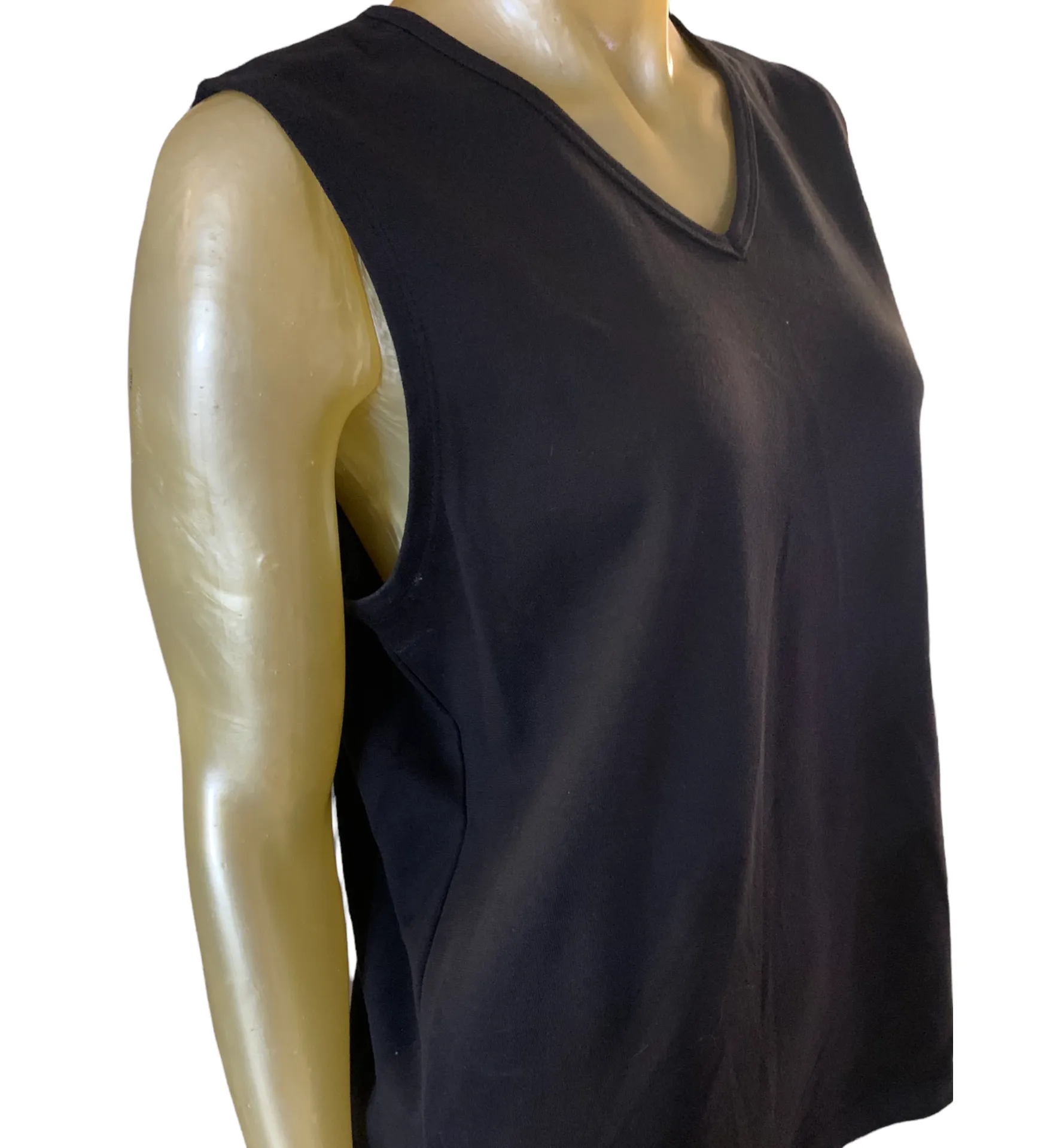 Sleeveless V-neck top